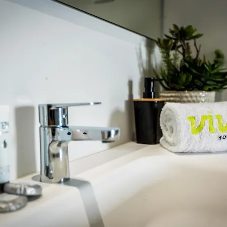 Vivi Homes - Higueron Premium Wellness, Sauna, Pool & Hot Tub * פואנגירולה