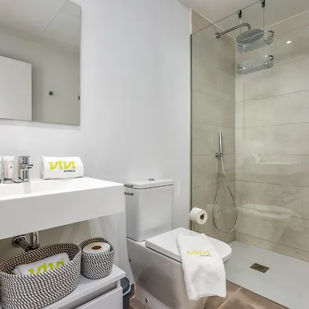 Vivi Homes - Higueron Premium Wellness, Sauna, Pool & Hot Tub *