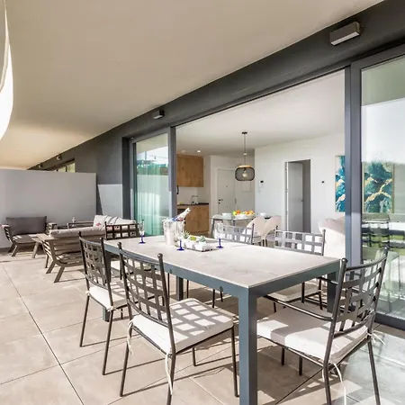 דירה Vivi Homes - Higueron Premium Wellness, Sauna, Pool & Hot Tub פואנגירולה