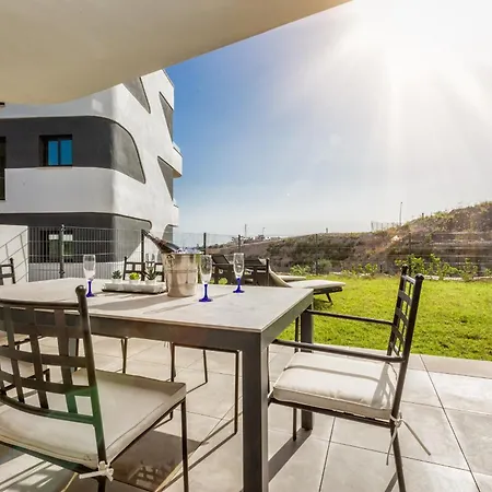 Vivi Homes - Higueron Premium Wellness, Sauna, Pool & Hot Tub פואנגירולה